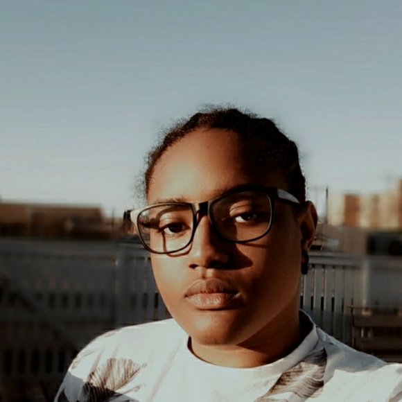 Meet your Posher, Malik - Picture 3 of 3